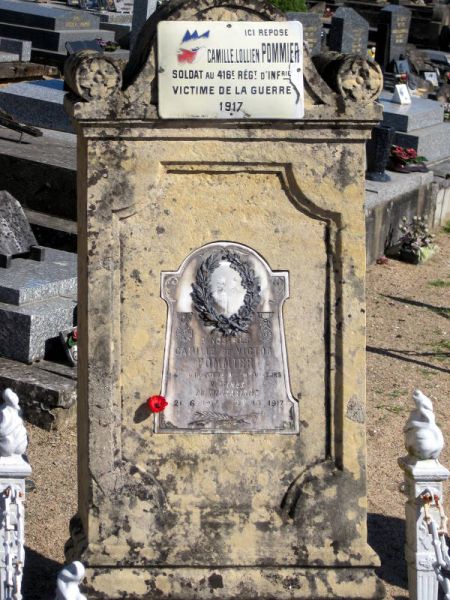 Fichier:Urzy tombe Pommier.JPG