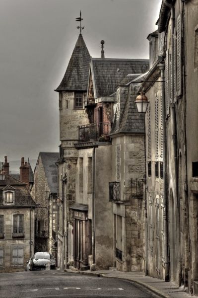 Fichier:Nevers rue de Loire.jpg