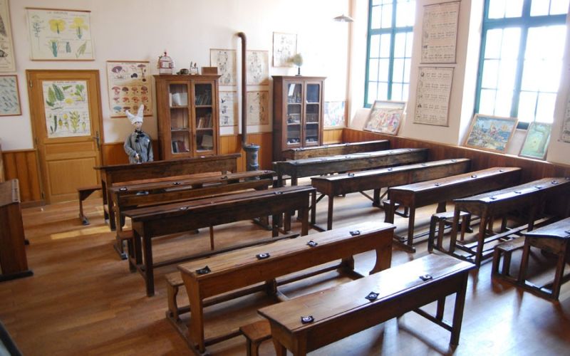 Fichier:Salle de classe 1950.jpg